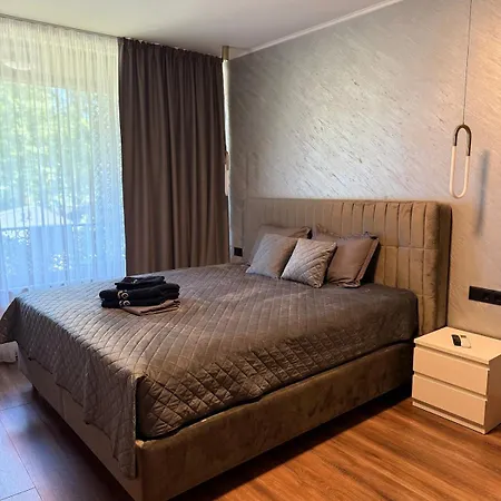 Apartment Forest Club Premium Warna