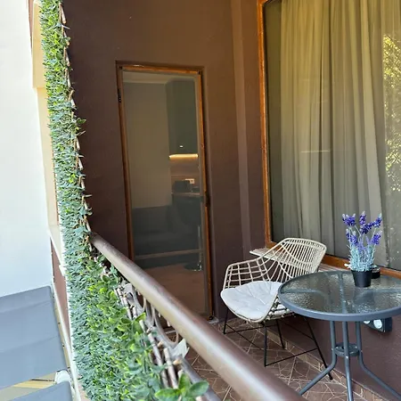 Forest Club Premium Apartment Warna